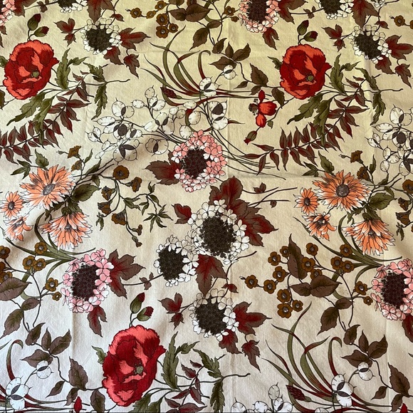 Moygashel Floral Fabric 49.5” x 49” - Picture 8 of 16